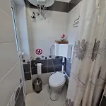 етаж от къща с двор *