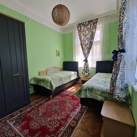 етаж от къща с двор Appartement Burgas Stad