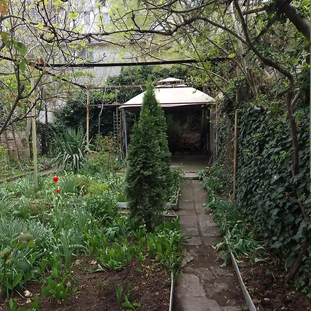 етаж от къща с двор Appartement Burgas Stad