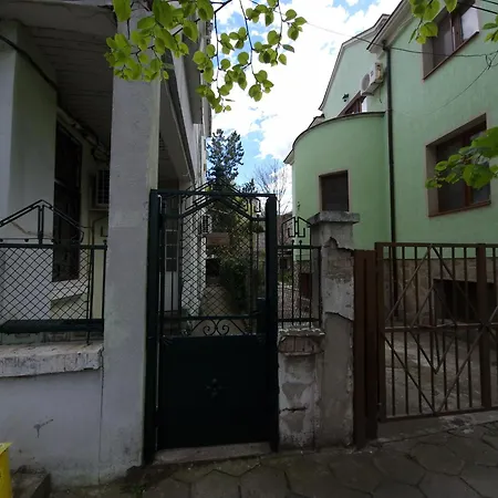 етаж от къща с двор 布尔加斯