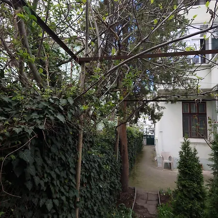 Lejlighed етаж от къща с двор Burgas City