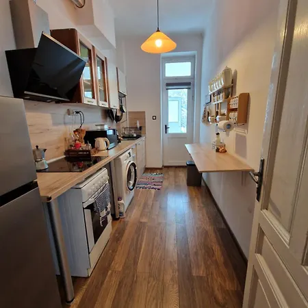 етаж от къща с двор * Burgas City