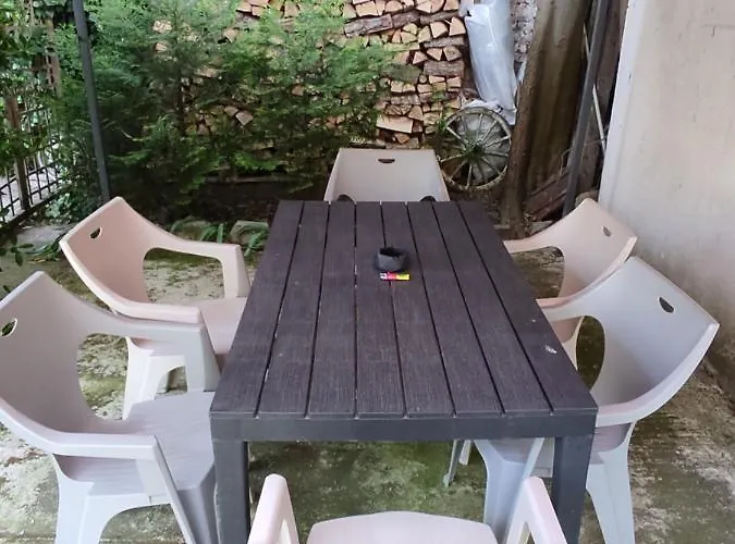 Appartement етаж от къща с двор