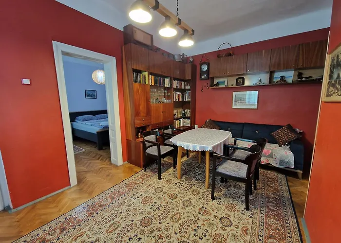 Appartement етаж от къща с двор Burgas