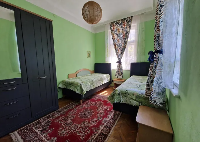 етаж от къща с двор Appartement Burgas