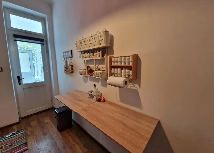 етаж от къща с двор Appartement