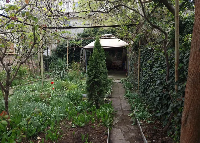 етаж от къща с двор Appartement Burgas